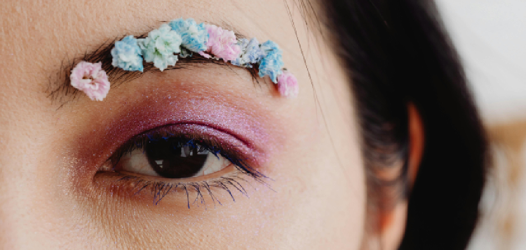 How to Put Eyeliner for Small Eyes