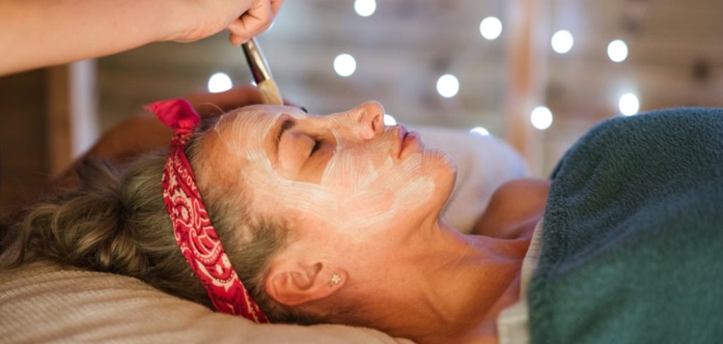 How to Cover Eczema With Makeup