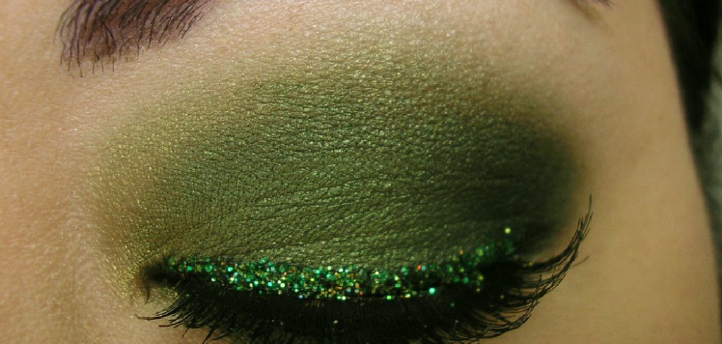 How to Make Green Eyeshadow